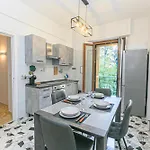 Magnolia House 3 Bedrooms And 3 Private Parking By Ml White House Apartment