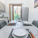Daire Magnolia House 3 Bedrooms And 3 Private Parking By Ml White House