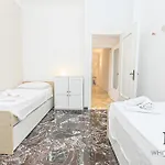 Magnolia House 3 Bedrooms And 3 Private Parking By Ml White House