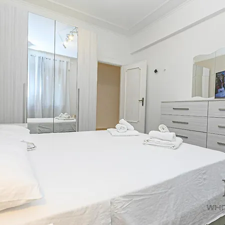 Magnolia House 3 Bedrooms And 3 Private Parking By Ml White House דירה