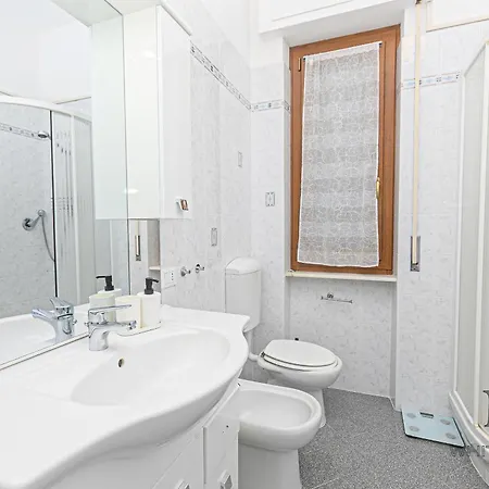 Magnolia House 3 Bedrooms And 3 Private Parking By Ml White House *