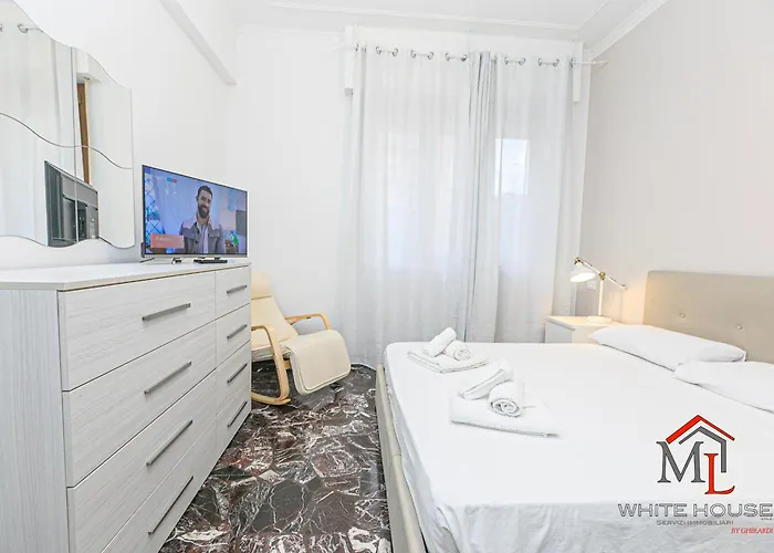 Magnolia House 3 Bedrooms And Parking By Ml White House