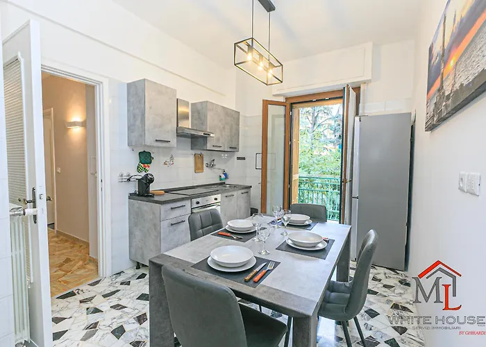 Magnolia House 3 Bedrooms And Parking By Ml White House شقة