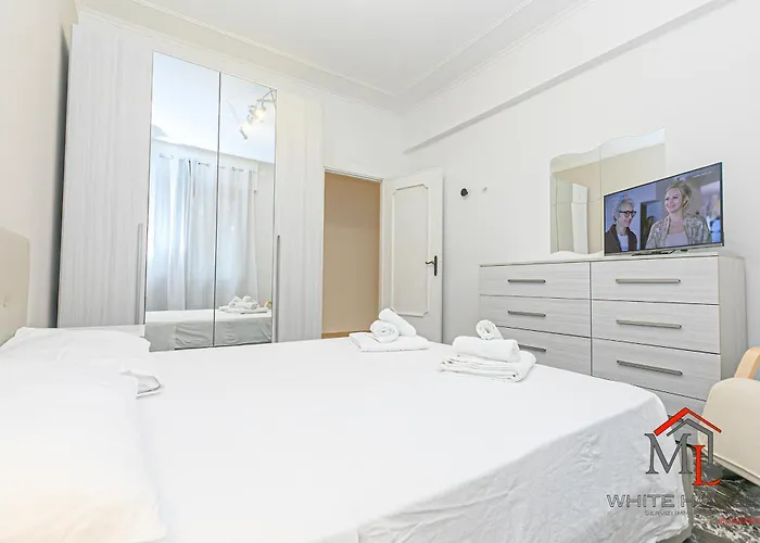 Magnolia House 3 Bedrooms And Parking By Ml White House