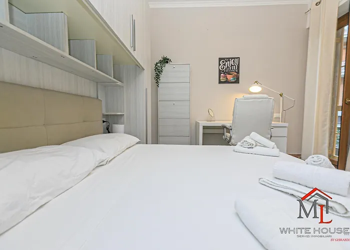 Magnolia House 3 Bedrooms And Parking By Ml White House *