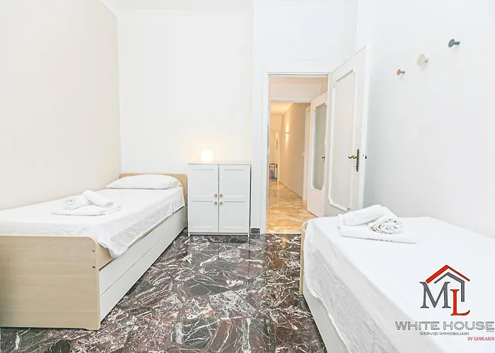 Magnolia House 3 Bedrooms And Parking By Ml White House
