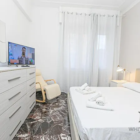 Magnolia House 3 Bedrooms And 3 Private Parking By Ml White House