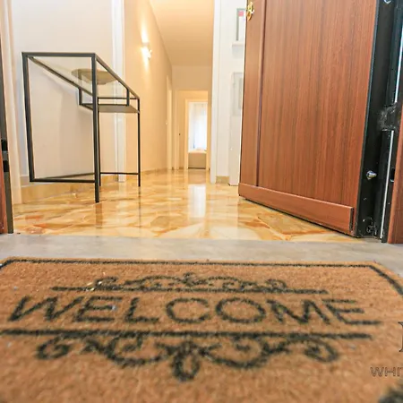 Magnolia House 3 Bedrooms And 3 Private Parking By Ml White House Genua