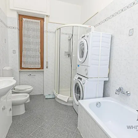 Lägenhet Magnolia House 3 Bedrooms And 3 Private Parking By Ml White House Genua