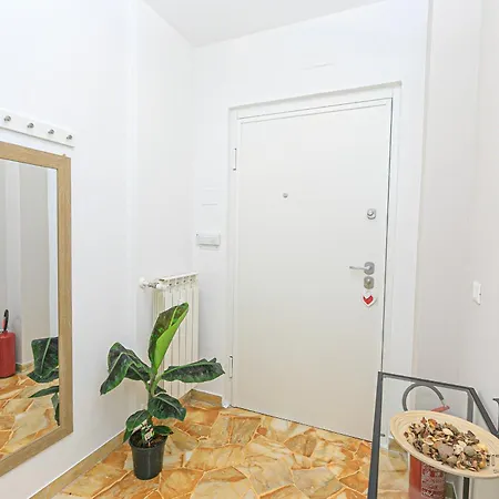 Magnolia House 3 Bedrooms And 3 Private Parking By Ml White House *